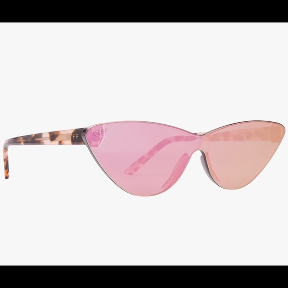 Diff Eyewear Accessories - NWT💥DIFF Eyewear Cateye Flash Mirror Sunglasses💥